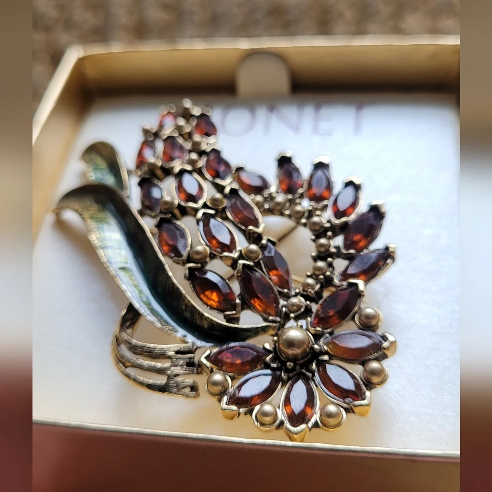 Monet vintage topaz